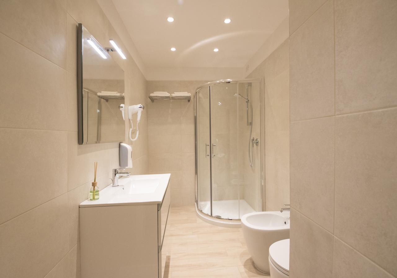 Edo Gallery Suites Кальярі Екстер'єр фото